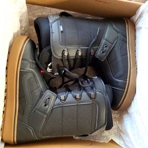VANS Hi-Standard OG Snowboard Boots / 11.5 / Black / Gum